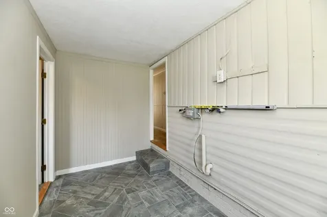 909 Independence Drive E Elwood IN 46036