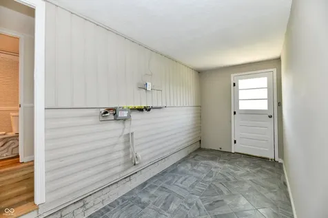 909 Independence Drive E Elwood IN 46036