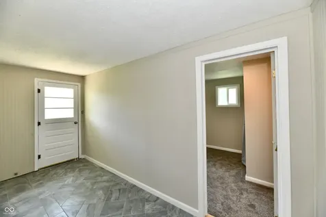 909 Independence Drive E Elwood IN 46036