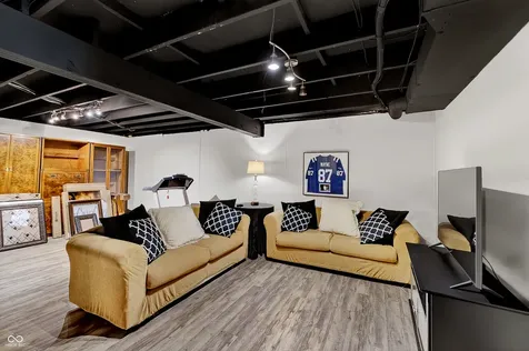 5263 Windridge Drive Indianapolis IN 46226