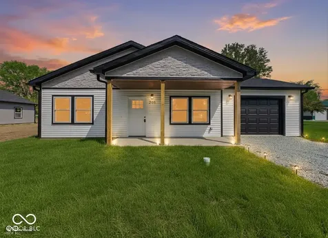 208 S Woodworth Avenue Frankton IN 46044