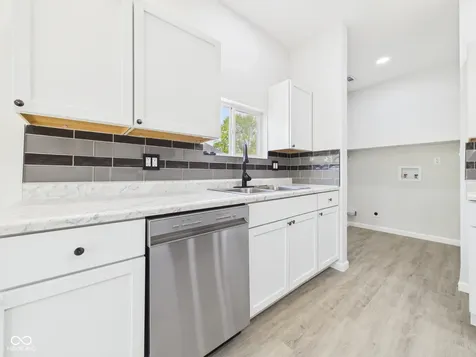 208 S Woodworth Avenue Frankton IN 46044