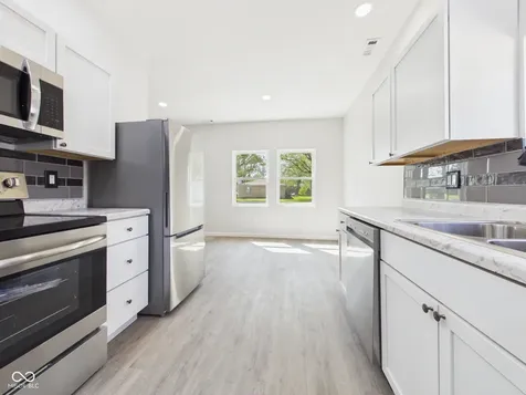 208 S Woodworth Avenue Frankton IN 46044
