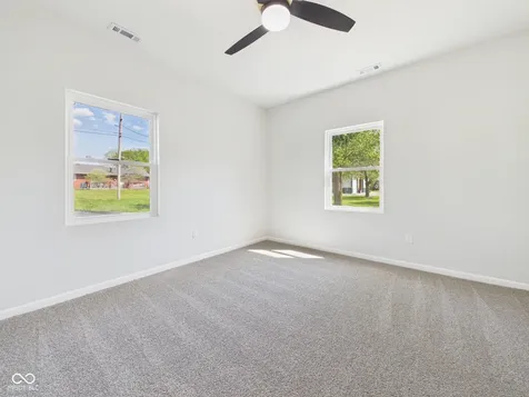 208 S Woodworth Avenue Frankton IN 46044