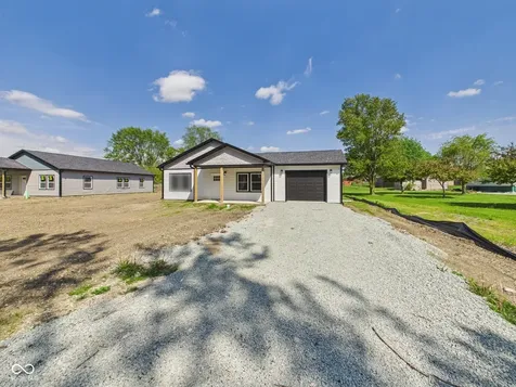 208 S Woodworth Avenue Frankton IN 46044