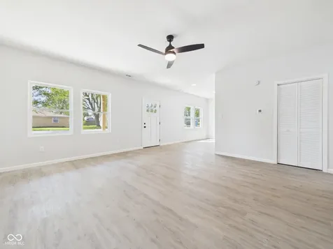 208 S Woodworth Avenue Frankton IN 46044