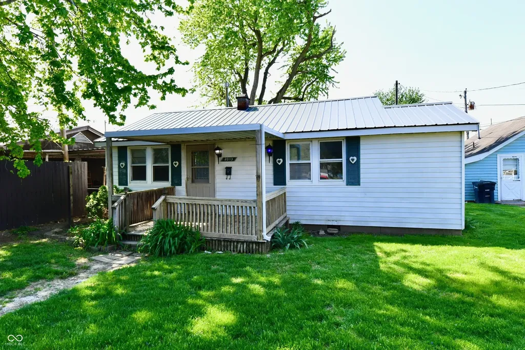 2013 S J Street Elwood IN 46036