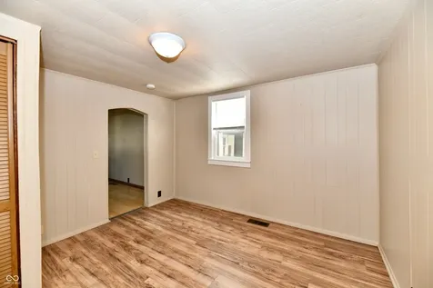 2013 S J Street Elwood IN 46036