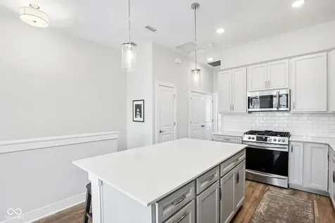 557 Steinbeck Place Carmel IN 46032