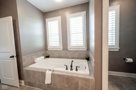 18176 Lakes End Drive Westfield IN 46074