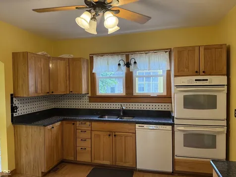 225 S Franklin Street Knightstown IN 46148