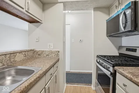 9884 Royce Drive Indianapolis IN 46235