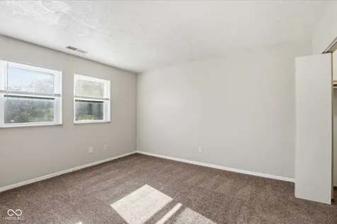 9884 Royce Drive Indianapolis IN 46235
