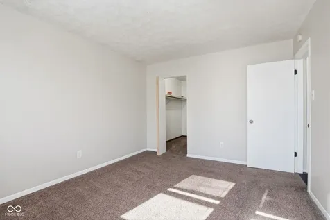 9884 Royce Drive Indianapolis IN 46235