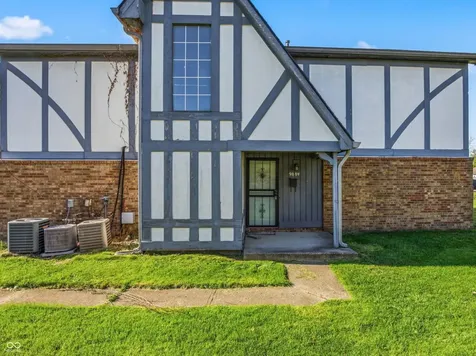 9884 Royce Drive Indianapolis IN 46235