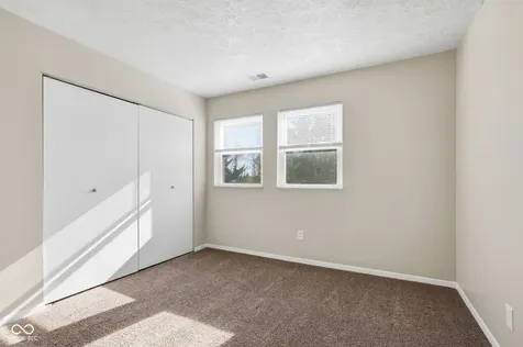 9884 Royce Drive Indianapolis IN 46235