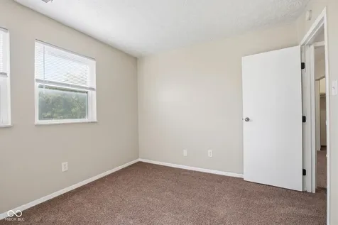 9884 Royce Drive Indianapolis IN 46235