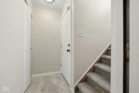9884 Royce Drive Indianapolis IN 46235