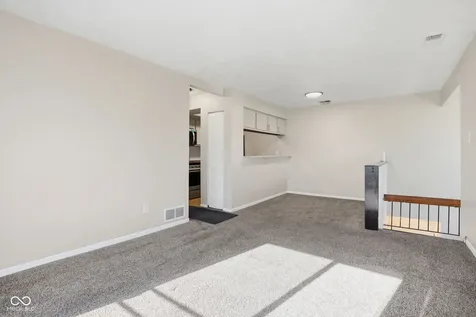 9884 Royce Drive Indianapolis IN 46235