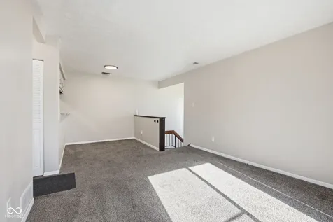 9884 Royce Drive Indianapolis IN 46235
