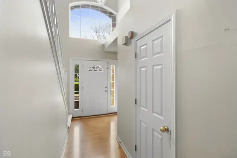 1927 Alvee Court Indianapolis IN 46239