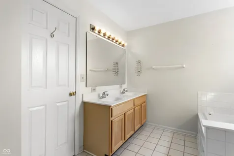 1927 Alvee Court Indianapolis IN 46239