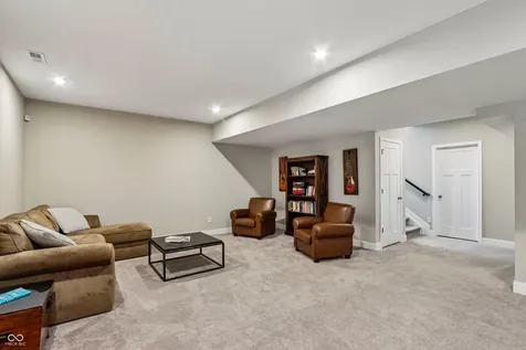 8405 Shallow Creek Court Indianapolis IN 46237