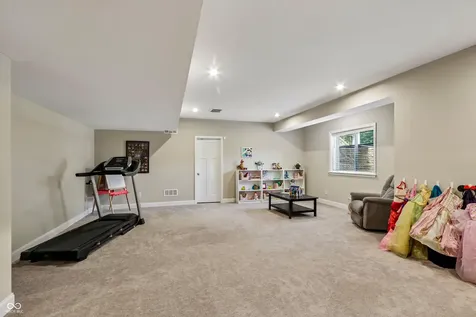 8405 Shallow Creek Court Indianapolis IN 46237