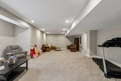 8405 Shallow Creek Court Indianapolis IN 46237