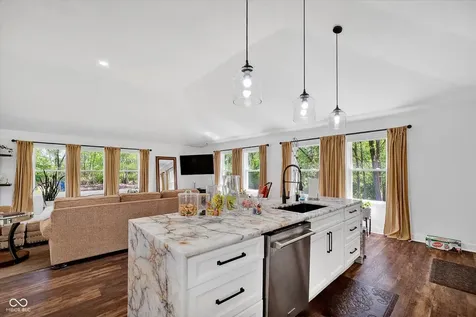 5726 Cooper Road Indianapolis IN 46228