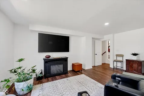 5726 Cooper Road Indianapolis IN 46228