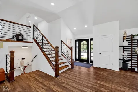 5726 Cooper Road Indianapolis IN 46228