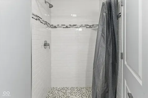 8631 Bay Colony Drive Indianapolis IN 46234