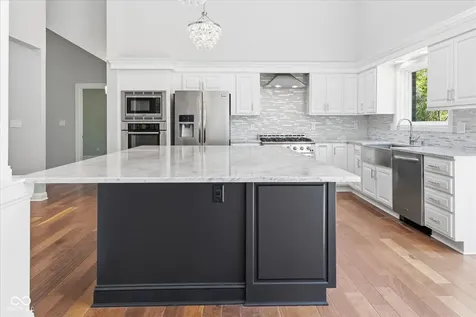 8631 Bay Colony Drive Indianapolis IN 46234