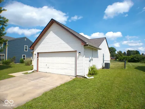 5633 Wynridge Court Indianapolis IN 46235