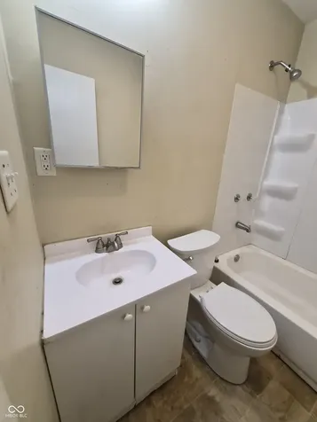 3125 Manor Court Indianapolis IN 46218