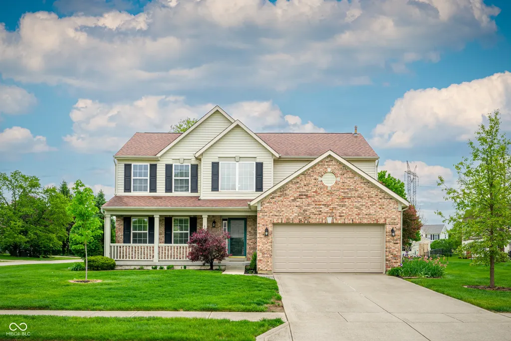 6511 Hyde Park Drive Zionsville IN 46077