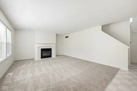 6511 Hyde Park Drive Zionsville IN 46077