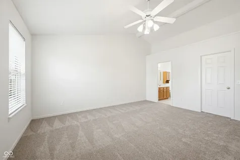 6511 Hyde Park Drive Zionsville IN 46077