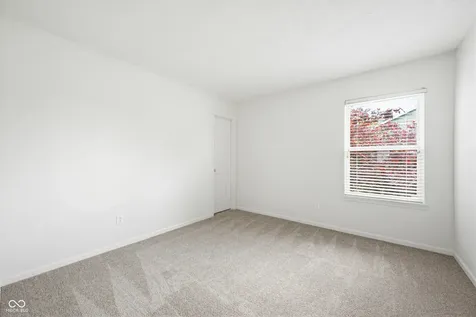 6511 Hyde Park Drive Zionsville IN 46077
