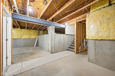 6511 Hyde Park Drive Zionsville IN 46077