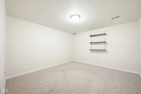 6511 Hyde Park Drive Zionsville IN 46077