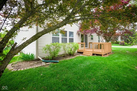 6511 Hyde Park Drive Zionsville IN 46077