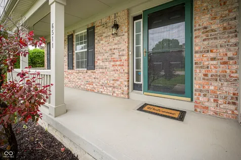 6511 Hyde Park Drive Zionsville IN 46077