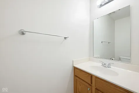 6511 Hyde Park Drive Zionsville IN 46077