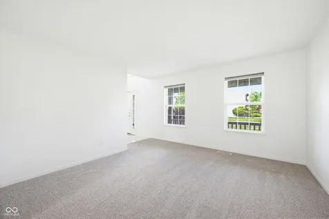 6511 Hyde Park Drive Zionsville IN 46077