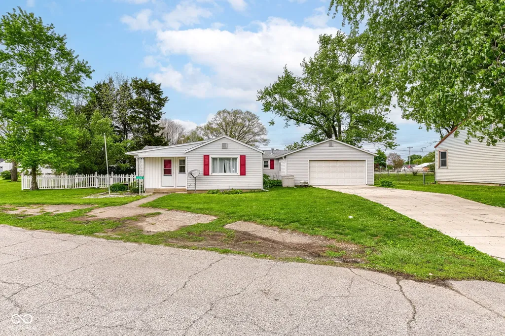 120 S A Street Elwood IN 46036