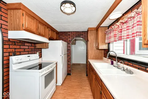 120 S A Street Elwood IN 46036