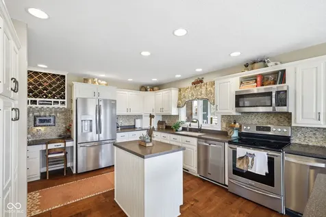 5915 E 350 N Franklin IN 46131
