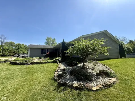 15645 E County Road 500 N Hope IN 47246